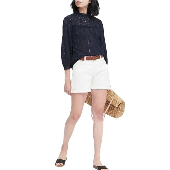 Banana Republic Women’s Sz Small Eyelet Mock Neck Blouse in Navy Blue - Picture 1 of 10